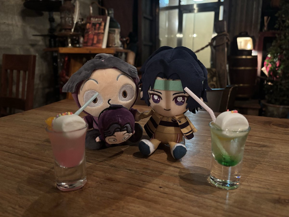 iguminoshiro's tweet photo. 今日は純情喫茶スガハラに行ってきました！✨
ぬい用サイズのクリームソーダもあってとっても可愛かったです💕色も選べて最高でした😆 https://t.co/bRRGNXjdfS