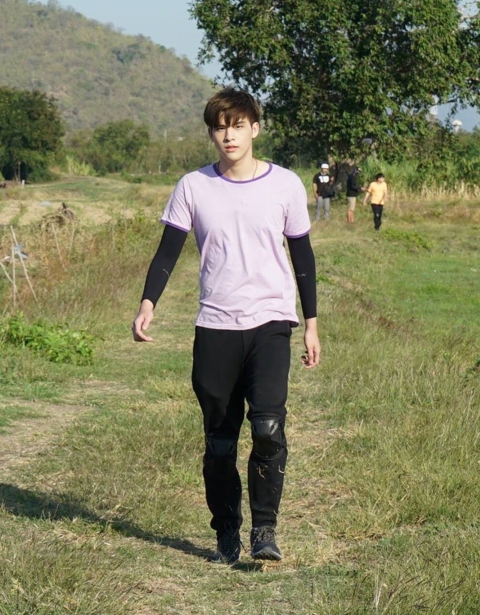 gcfskies's tweet photo. hi bule rambut coklat kembali lah 😔💔 https://t.co/7fYHn4Uvl0