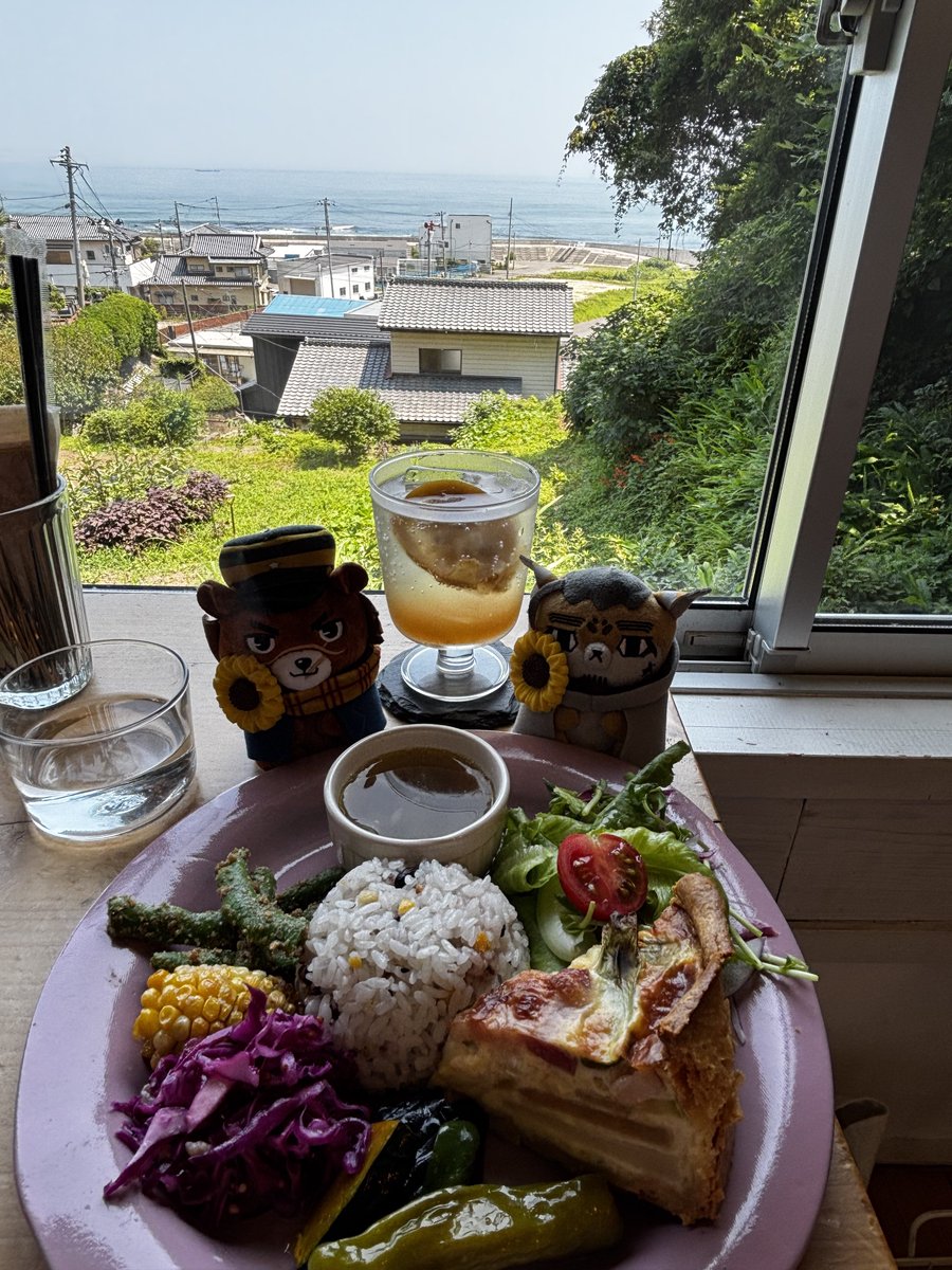 cafe_cs's tweet photo. 今年はおめかししたフォゼちゃん達とたくさん夏を満喫できたんだぁ https://t.co/oA4RNUrM75