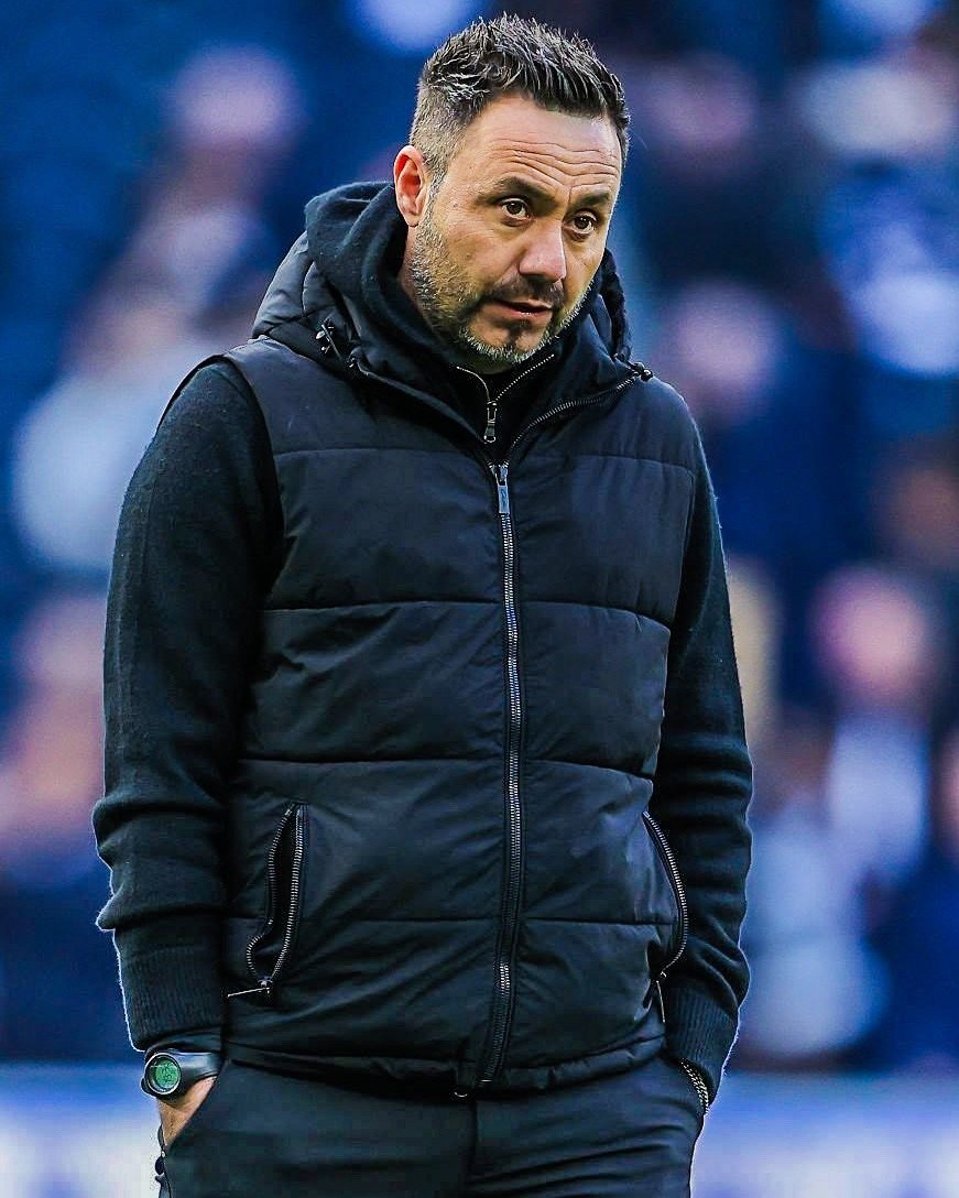 sonof_omafu's tweet photo. 🇮🇹🧱 Tottenham manager Roberto De Zerbi: "I believe this is the first REAL year, a phase of reconstruction? Last year was a survival, this year we can start again to create something lasting in the most difficult league in Europe." (DiMarzio) https://t.co/bTR0WLdFs2