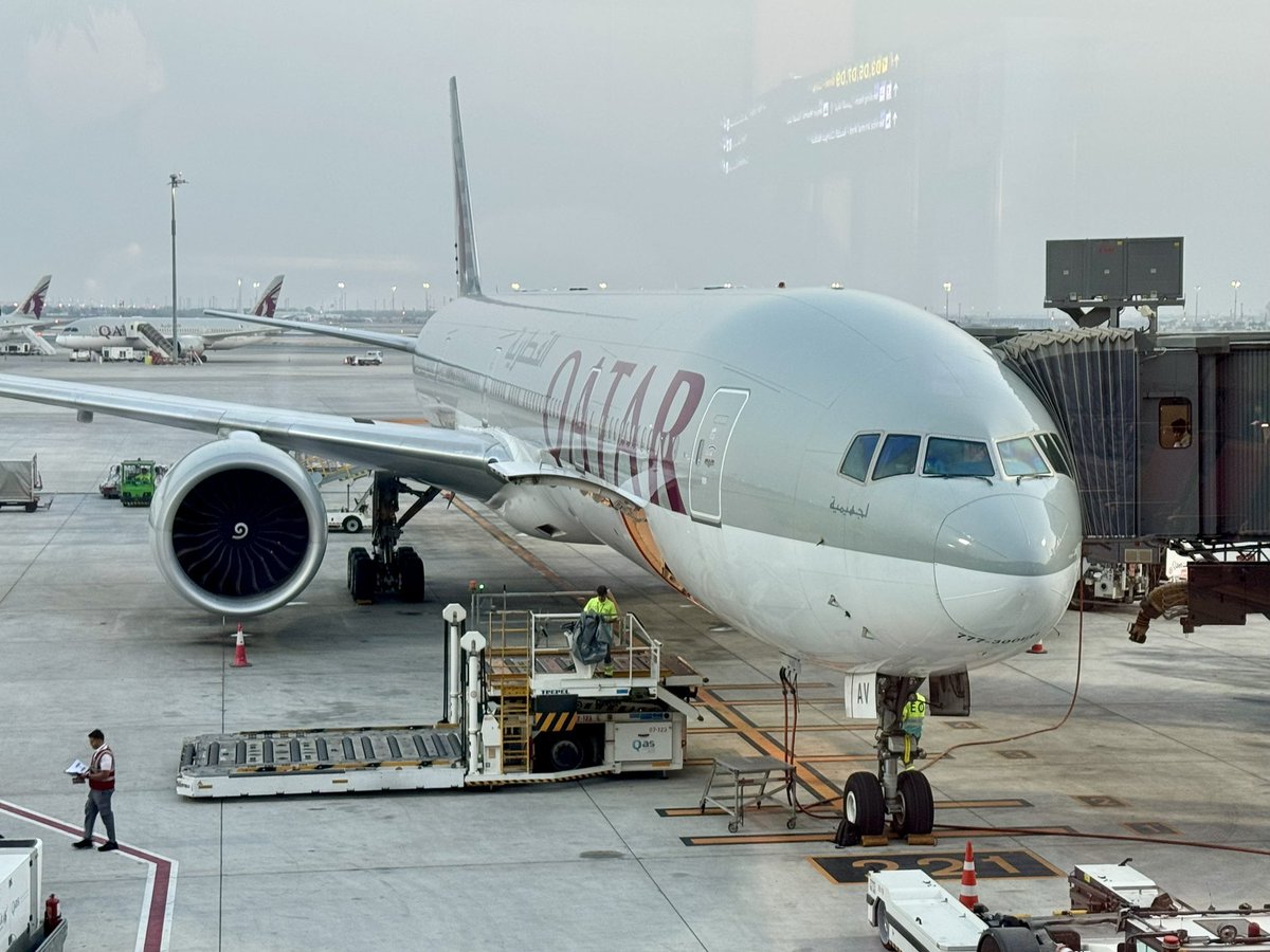 carib01550's tweet photo. Qatar Airways
QR1124
🇶🇦DOH 18:55 ✈︎ 21:30 MCT🇴🇲
B777-300ER(A7-BAV)
Business class

マニラから乗った機材と同機材でした
1時間強のフライトですがまたQsuiteに！🙌

#カタール航空 #B777 #Qsuite #MCT #オマーン #oman https://t.co/ZehoBAFSNW