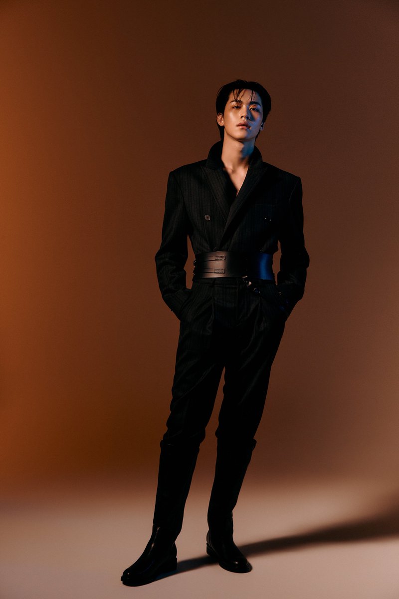 82MAJOR_231011's tweet photo. 82MAJOR(82메이저)
2ND SINGLE ALBUM [HEAT]

🔥 PHOTO 2 #박석준

2026. 09. 01. 6PM (KST)

#82MAJOR #82메이저 #에이티투메이저
#HEAT #PARKSEOKJOON https://t.co/tWkOPlvjw2