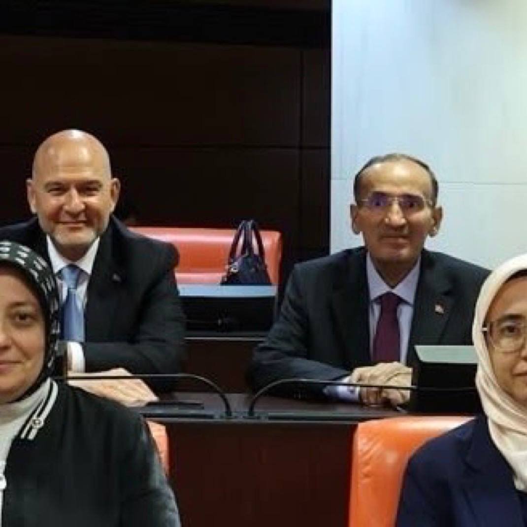 HURMECLIS's tweet photo. Eski Adalet Bakanı Bekir Bozdağ'ın son hali gündem oldu. https://t.co/efpsDv9A38