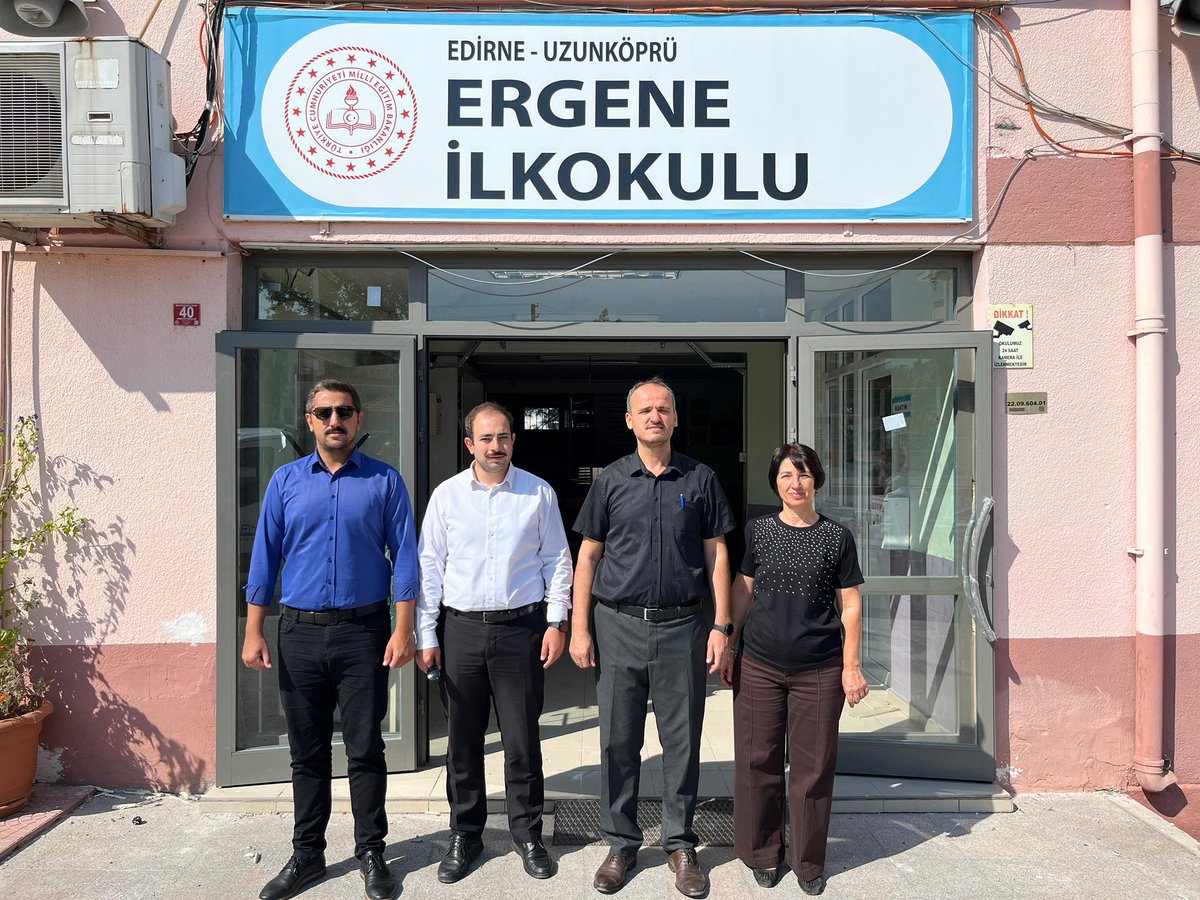 Ergeneio1's tweet photo. 📚 Yeni Eğitim Öğretim Yılı Öncesi Okulumuzda İncelemeler
İlçe Millî Eğitim Müdürümüz Sayın Erdem MISIRLI, Şube Müdürlerimiz Sayın Görkem ÇİFTÇİ ve Sayın Mehmet Ali SUCU okulumuzu ziyaret ederek 2026-2027 eğitim öğretim yılı hazırlık çalışmalarımızı yerinde incelediler.
@mktrky https://t.co/5GPYdu53yR