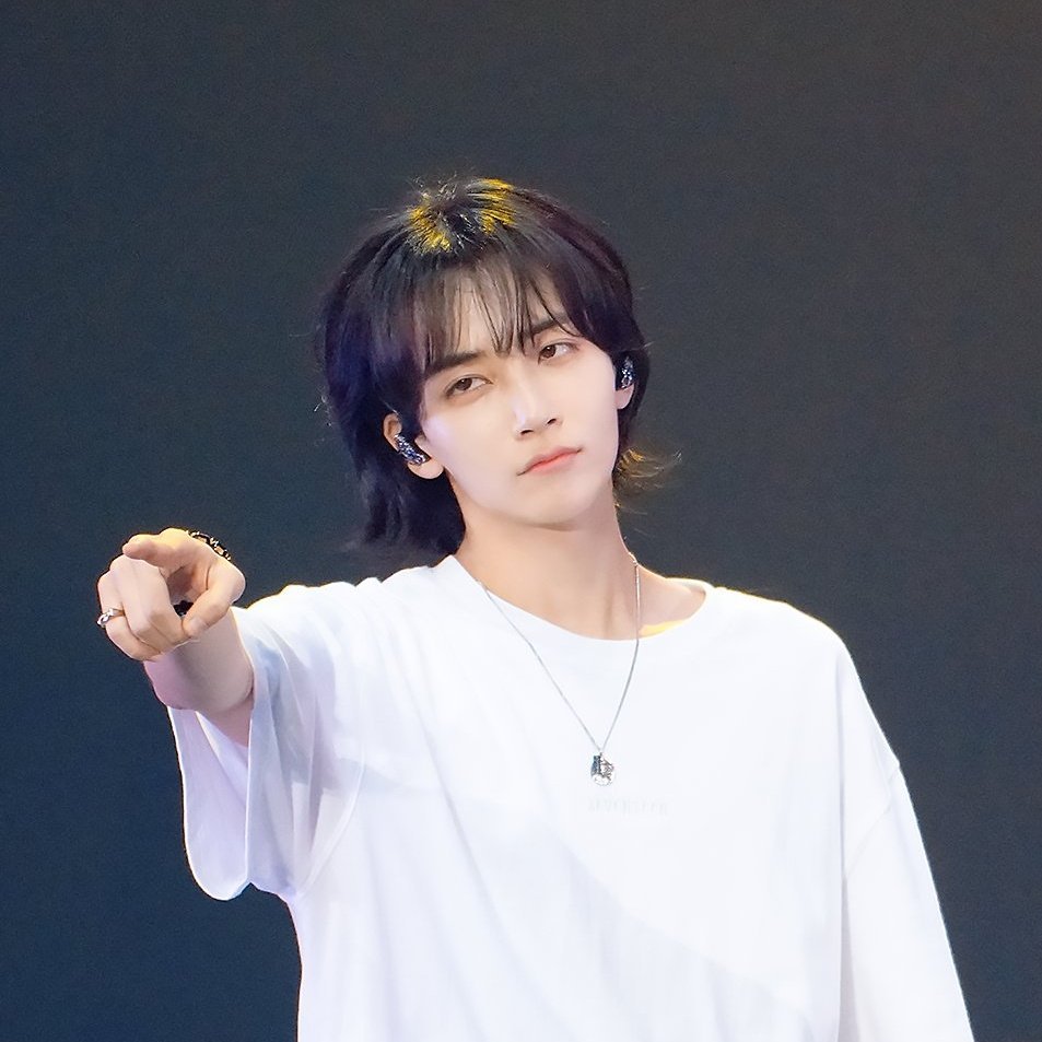 1angel0o4's tweet photo. 너                                                뒤졌다 임마 https://t.co/CVqNqFzqEh