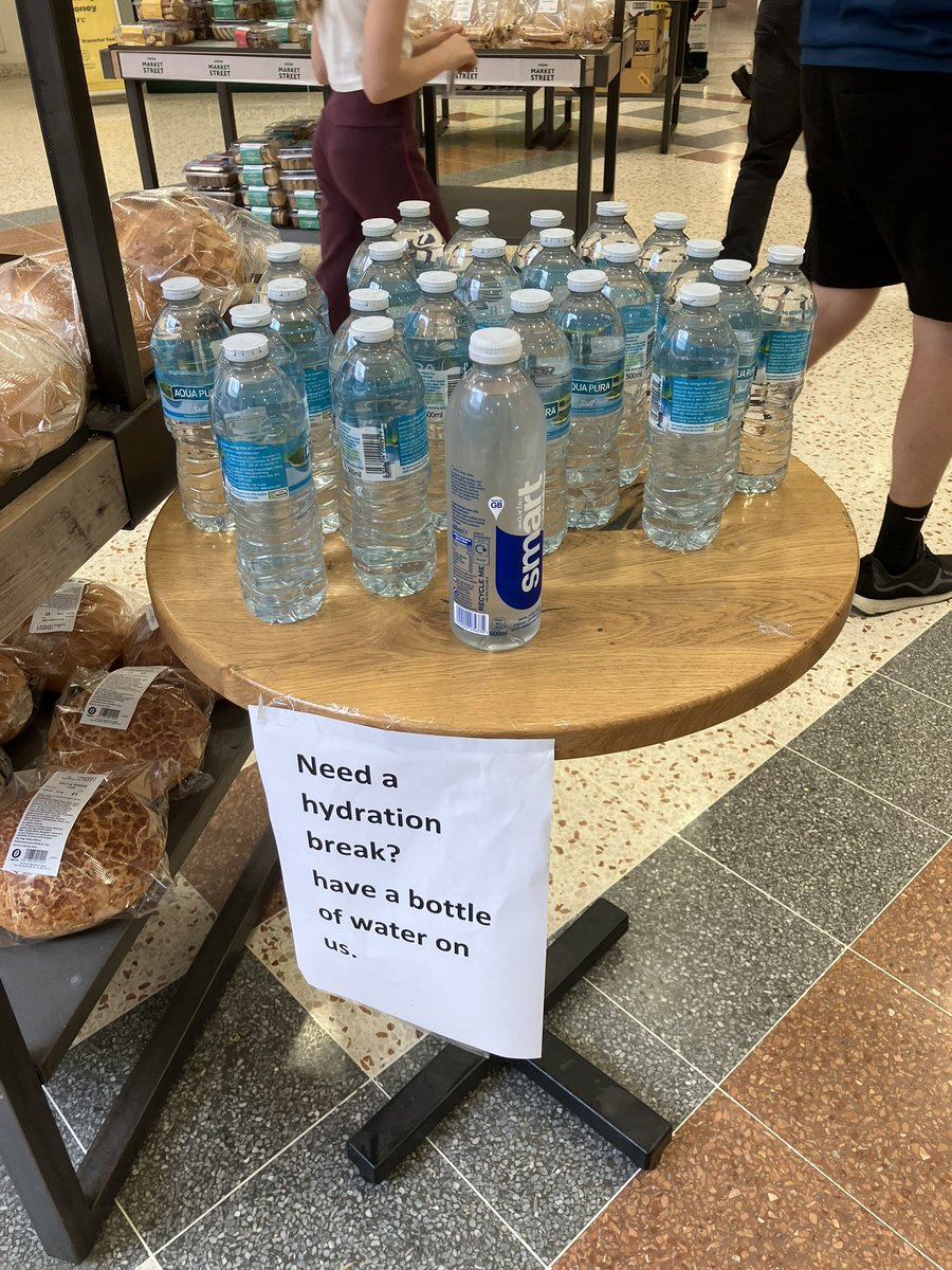 sallyacb275's tweet photo. Kudos @Morrisons What an absolutely brilliant initiative!

Thank you! Morrisons Darlington, Morton Park store !! 💚

Yes I did need some water, I was just about to buy some, this is brilliant of you!! https://t.co/UmtTJ9AmhE