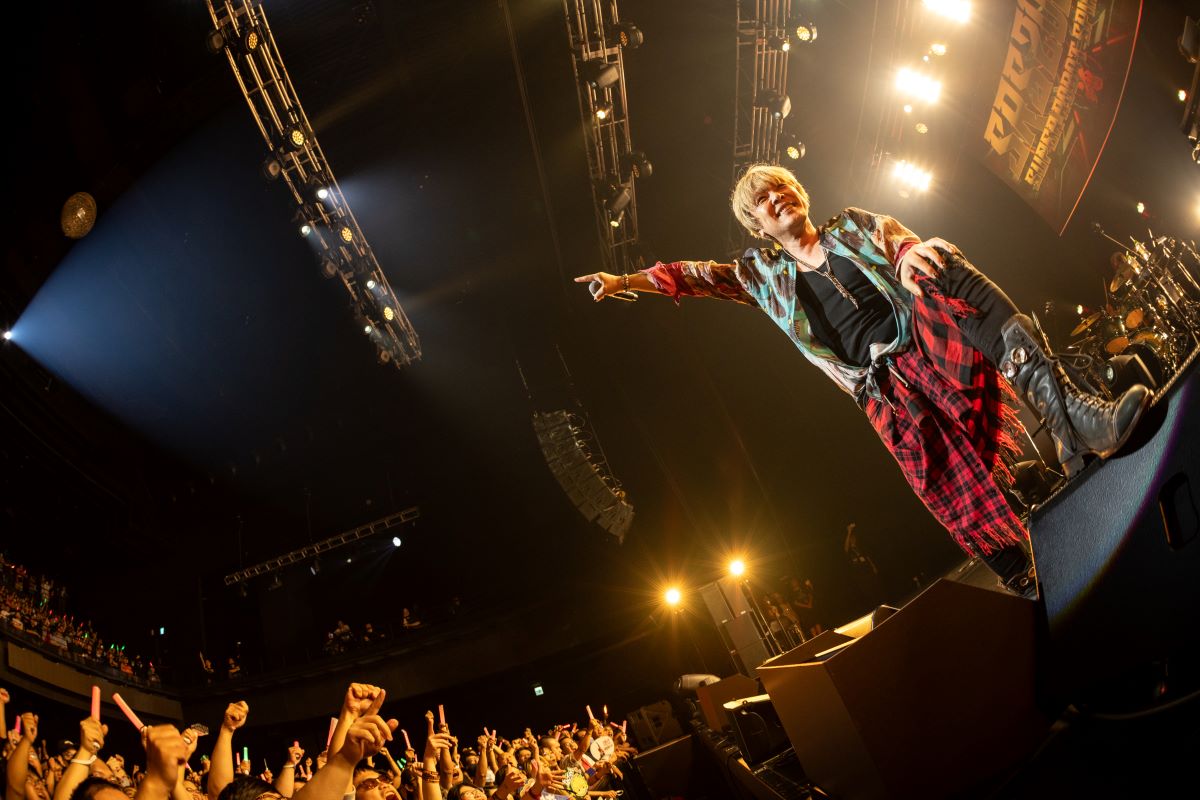 birthdaysong5's tweet photo. 「スーパーロボット魂2026 in台北」より、遠藤正明さんです!
2年ぶりにSRS台北に帰ってきてくださり、サイバスターやガオガイガー、ガンダム0083の主題歌を披露⚡
そしてなんと新ゲッターロボの「SAGA」まで歌ってくださいました!

#SRS2026 https://t.co/tcFpEQqe6G