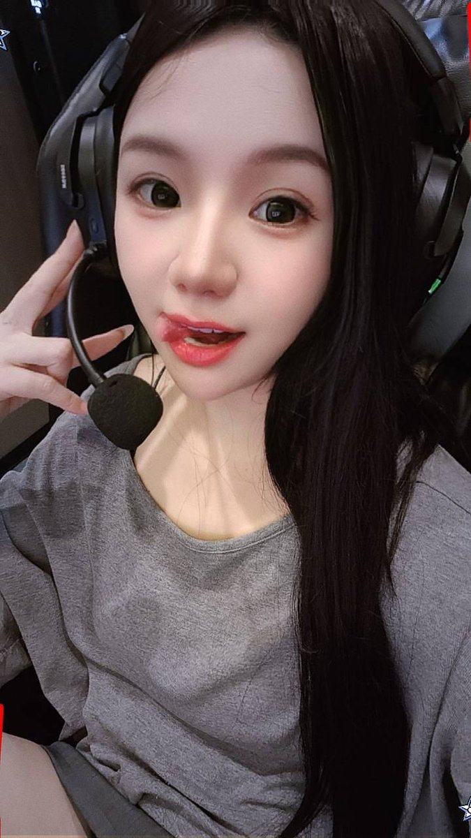 peipeis1998's tweet photo. 休息了几天 但好像比正常工作更累 https://t.co/4jHzc4O7VH