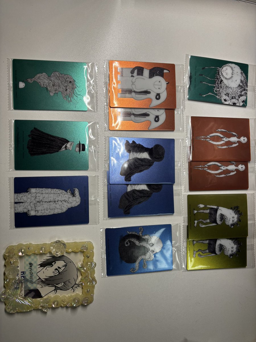 xyv0101's tweet photo. 【交換】米津玄師 かいじゅうずかん カードウエハース

求:1枚目の画像の赤丸のもの
譲:2枚目の画像のもの

郵送での交換、もしくは大阪or京都にて手渡しでお渡しできますと幸いです。
検索からも気軽にお声掛けください🙇‍♀️

骨門番/子連れ毛玉/かいじゅう/プレイヤ/消息通知人/ホッファ https://t.co/SCX2dtLfgG