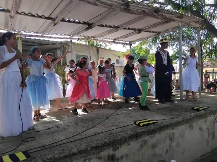 MidalysPerez's tweet photo. Educación,  Cultura y Deporte desarrollan variadas actividades en los diferentes consejos populares del municipio Florencia. #EducacionCiegodeAvila #CubaMined#CiegodeAvila #FlorenciaVaConTodos https://t.co/cjamnpmNT1
