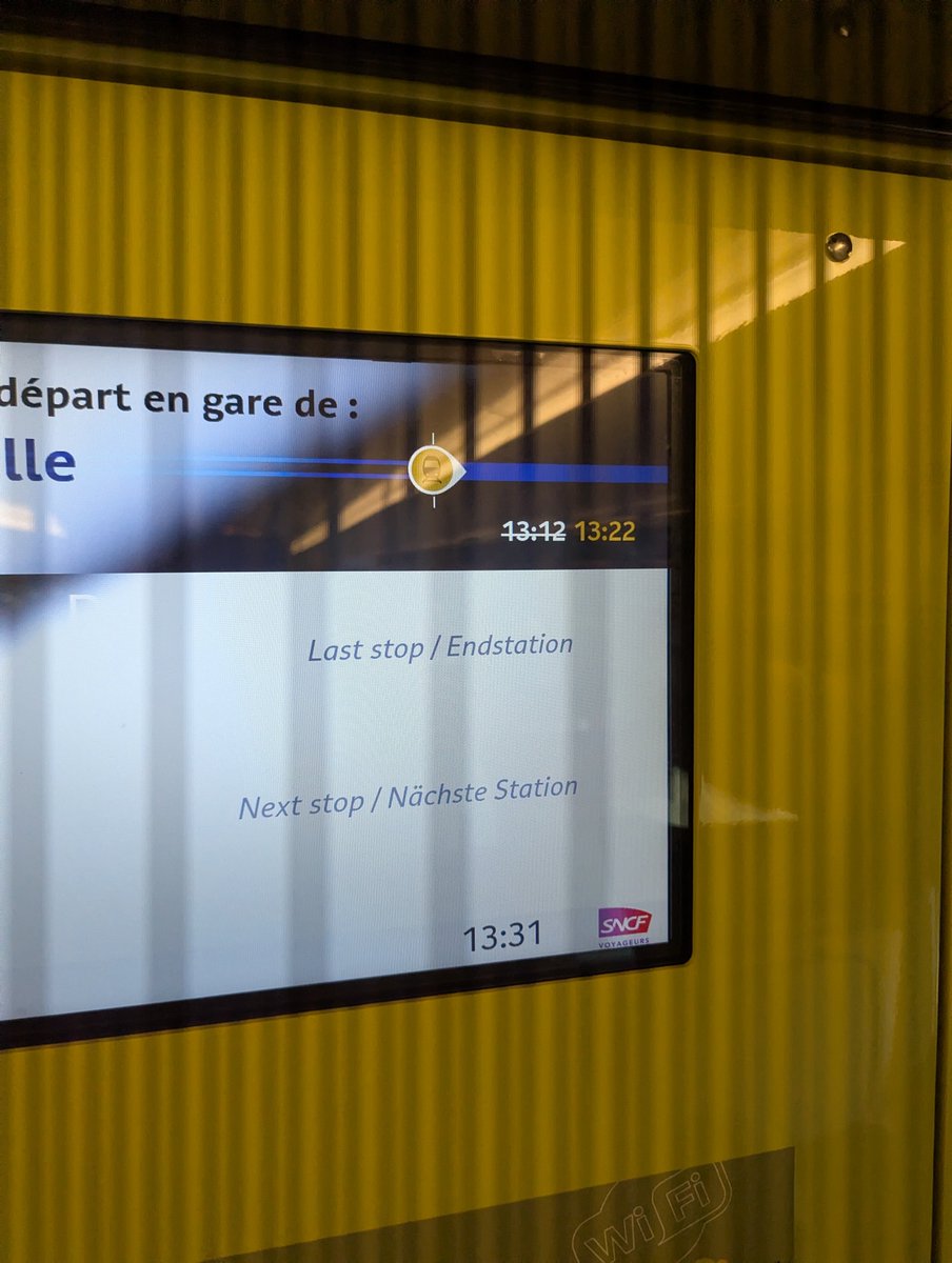 Max_Ryde's tweet photo. @RemiTrain bonjour, je suis dans le 860587. Ce serait vraiment génial si les contrôleurs reprenaient l'habitude d'indiquer le temps de retard au micro . Car l'affichage indique nimp et quand bien même, c'est mieux. https://t.co/8gqRAD9kIc
