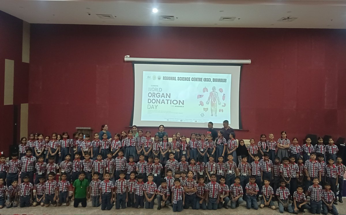 Jaypal_Jadav_11's tweet photo. Celebrating #WorldOrganDonationDay at @RSCBhavnagar
​Students explored the Nobel Prize Gallery to learn about Dr. Joseph Murray’s historic 1954 organ transplant. Interactive games &amp; an insightful documentary showed them how donation saves lives! https://t.co/ubbcQW3iJt