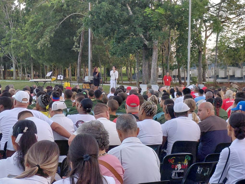 GobiernoArt's tweet photo. #Artemisa evoca al Comandante en Jefe de la Revolución , es un día  de reafirmación y de inmenso compromiso para el pueblo de #Cuba al arribar hoy al centenario de su nacimiento.
Este es pueblo de Fidel‼️

#100AñosConFidel 
#CubaVencerá https://t.co/K88TlSL6o0