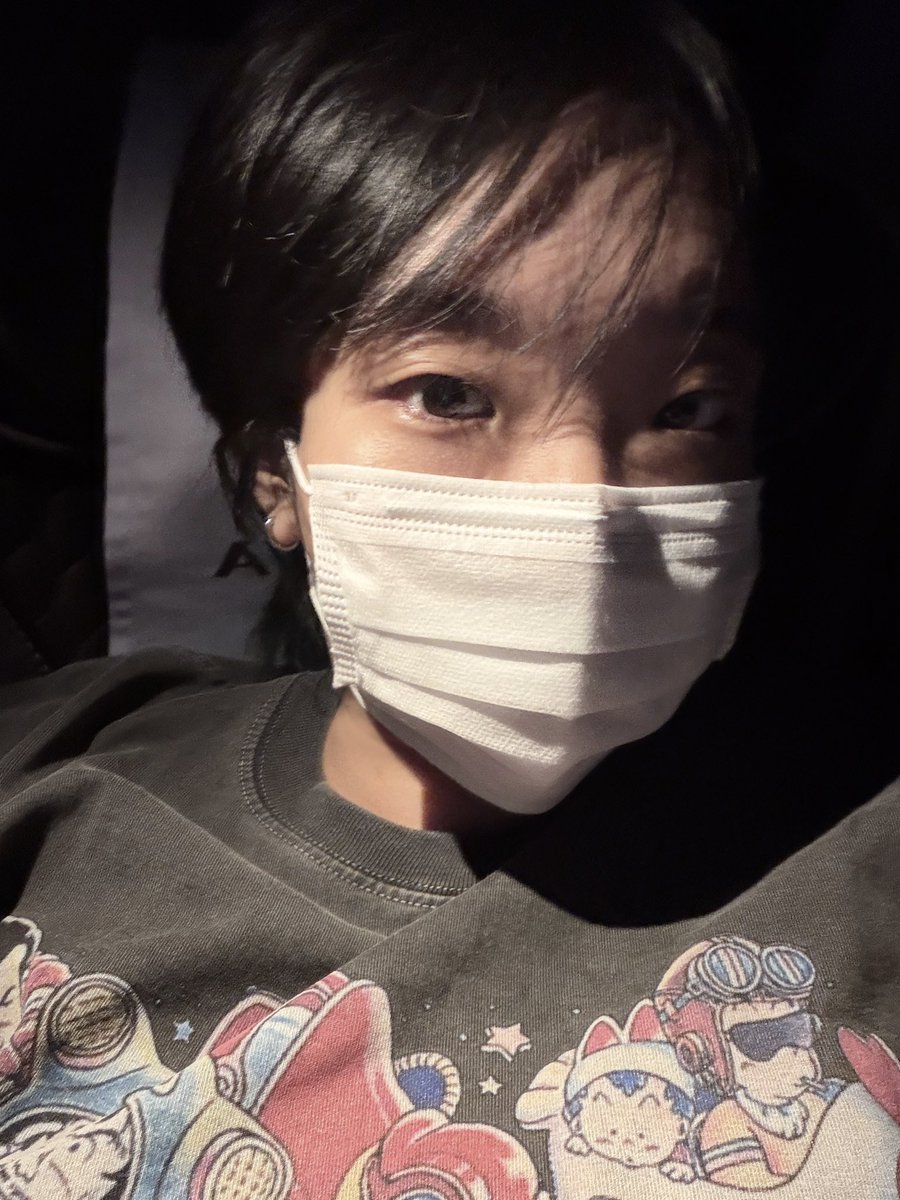 xXam06's tweet photo. 웅니따라 인천가는중
프리미엄버스짱이다 https://t.co/SLDyJOUuug