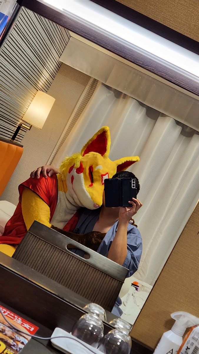 lustfulness_boy's tweet photo. ちょうど1年前の写真とのこと！

まーじであの時会えて嬉しかったな、その時の縁もあってか、今年はもう○回一緒に遊んでるな(((

英語頑張っておいて良かった😇 https://t.co/lzf1djHAXS