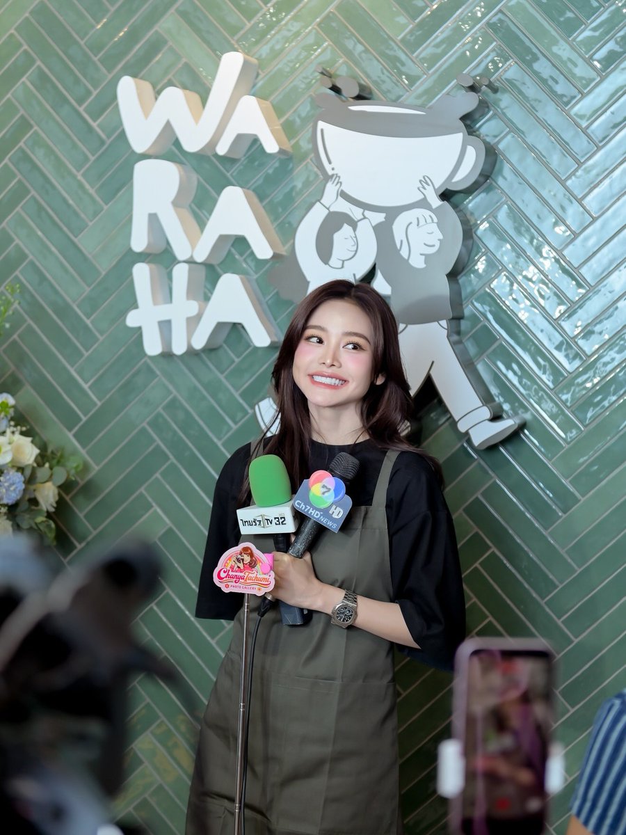 engfadom's tweet photo. 📸 [IG POST : fa_engfa8]

#01 เปิดอย่างเป็นทางการแล้วนะค้าบ @WARAHACAFE 
📍สุขุมวิท 39 เวลา 7.30-17.30 น. (ปิดทุกวันจันทร์)

Please, Like &amp; Comment &amp; Share &amp; Repost
🔗 Link ในเมนชั่นค่ะ

#warahacafebkk 
ENGFA OUR HEART13
#อิงฟ้ามหาชน #EngfaWaraha @EWaraha https://t.co/U8ckbqBkUL