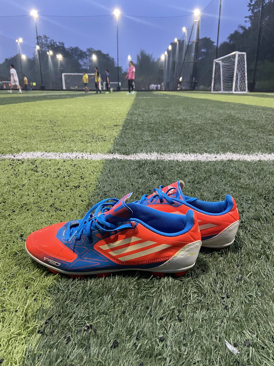 MonangAnugrah's tweet photo. Mabol dulu gaes, pake boots lawas ๐๐
#minisoccer #funfootball #adidasf50 https://t.co/7HZBKHb58N