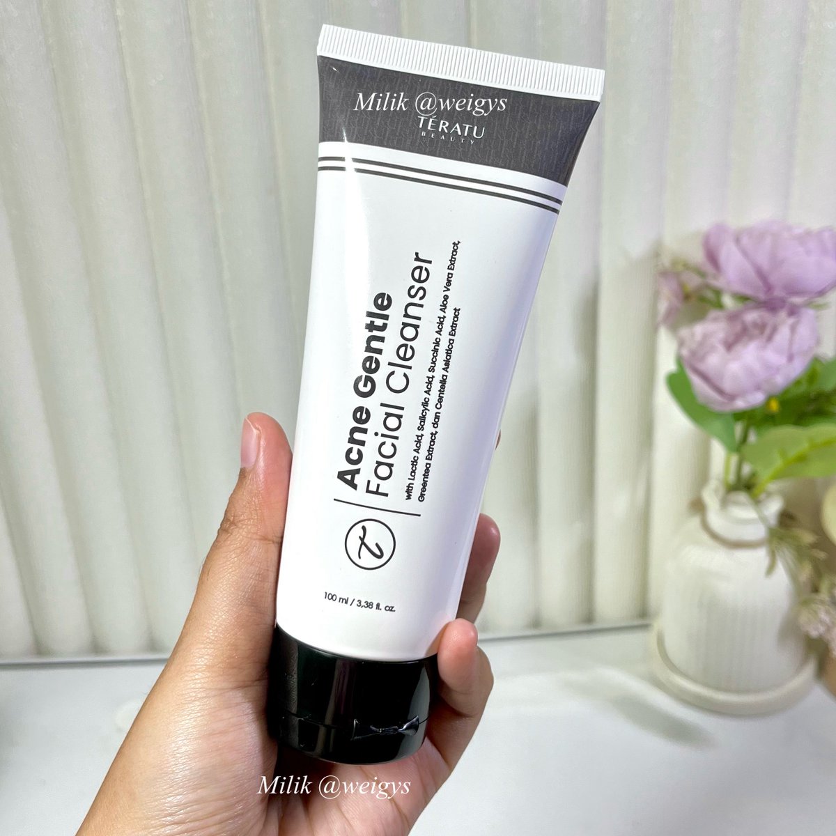 weigys's tweet photo. Muka lagi breakout karena stress, akhirnya coba switch ke acne facial wash

So far malah cocok dan nyaman banget di kulit😭🫶🏻 https://t.co/ggZs21Njbp