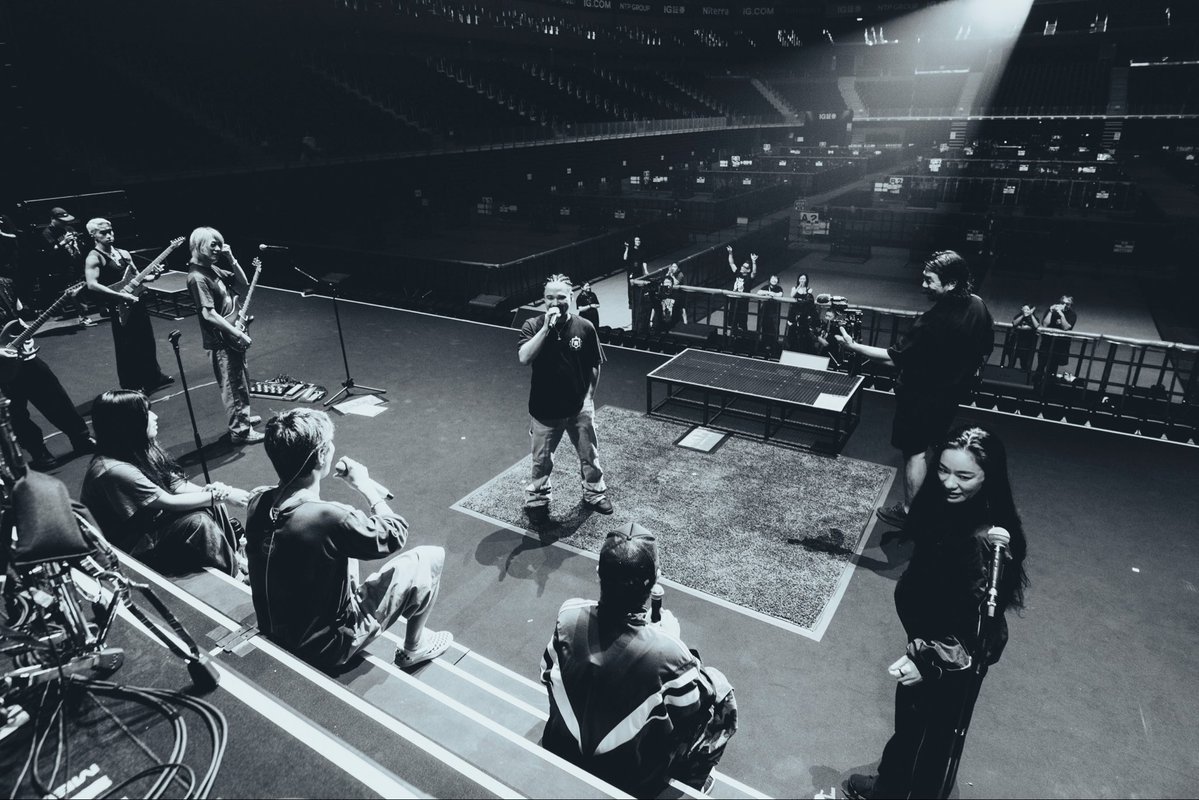 unten1993's tweet photo. 8/12 名古屋IGアリーナ🔥🔥🔥
@ONEOKROCK_japan @Awich098 @Paledusk_jpn https://t.co/uywLnHdlJt