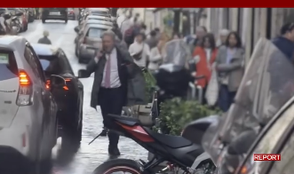 UGirovago77000's tweet photo. Il garante della Privacy che entra nella sede
 di Fratelli d'Italia è ancora al suo posto.
@SigfridoRanucci non avrà più un posto nella RAI.
Provo una profonda amarezza per questo paese in liquidazione. https://t.co/nBR11GBH1u