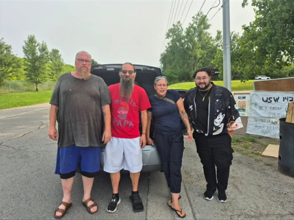 uswdistrict6's tweet photo. Nearly two months on strike, USW Local 14241-01 members at Salit Steel remain united in their fight for a fair collective agreement. ✊
With solidarity from Steelworkers, labour allies and the community, they continue to stand strong. https://t.co/Xhn6ZTL5Xy
