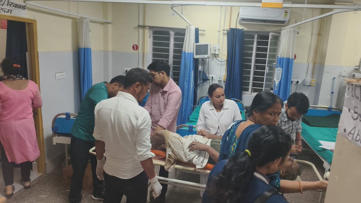 चमोली : चमोली से इस वक्त की सबसे बड़ी खबर ➡चमोली के पीपलकोटी में टनल धंसने से हादसा ➡पीपलकोटी THDC टनल में मलबा-पानी आया ➡टनल में 18 मजूदरों के ...