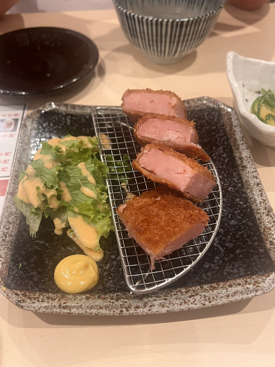 Luito3512's tweet photo. あん肝の味噌漬け〜海苔に巻き巻きしてとてもうみゃい
さつま揚げ！
酢もつ！とてもこりこり！
ハムかつ！とても分厚い！！ https://t.co/lRWmeKlBlP