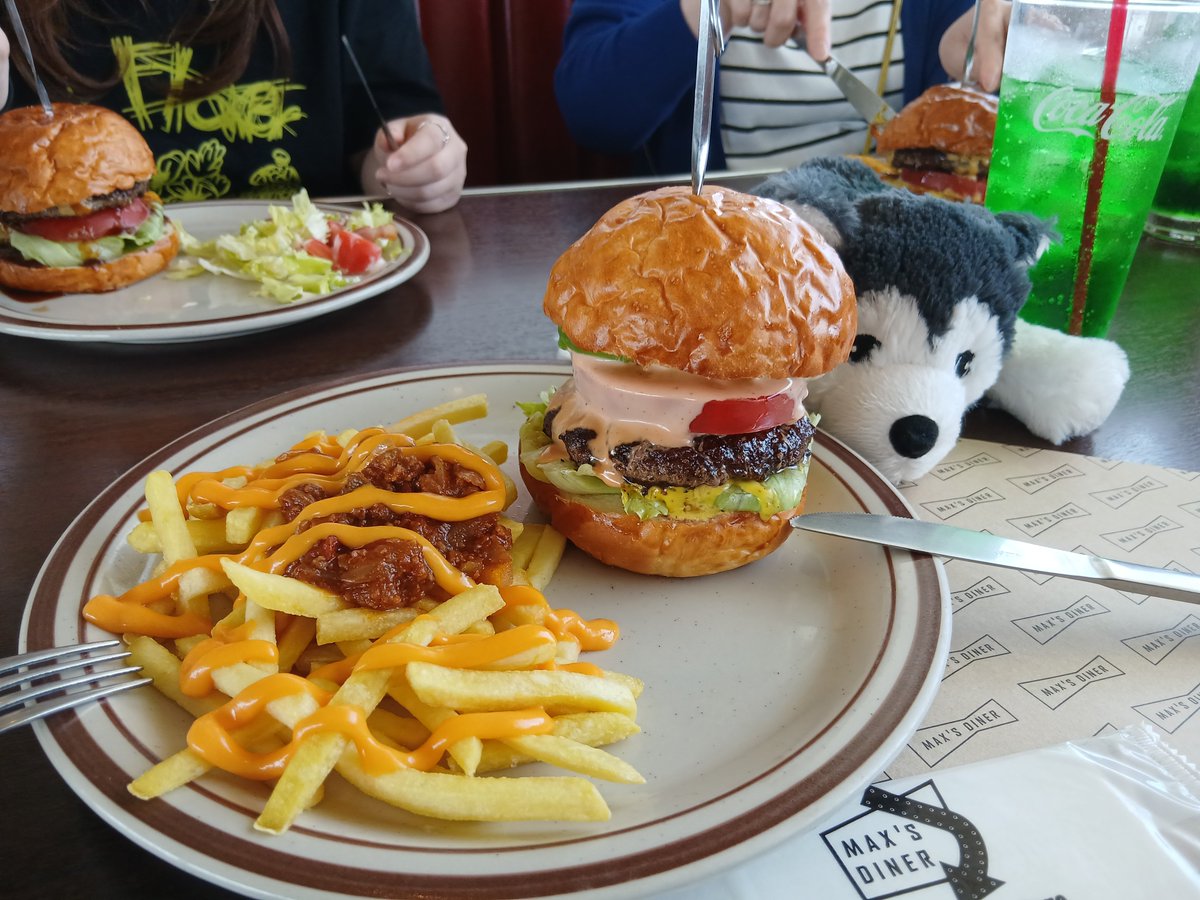 DeathMako36929's tweet photo. 今日は掛川でアメリカしました。
帰りに牧之原道の駅・
吉田の松浦食品直売所に寄り道
美味しいんデスよね～🤤芋まつば🍠 https://t.co/UBlHvL2ySb