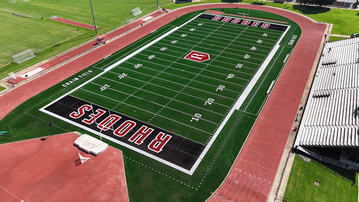 FieldTurf's tweet photo. A new season means a new look for the Lynx!🔥

With its recently completed @FieldTurf upgrade, which replaces the surface that served @RhodesCollege students for the last 15 years, Crain Field is officially ready for action 🏈

As they kick off the fall sports season, we hope all the student-athletes at the Memphis-based school enjoy their new FieldTurf Vertex CORE system!🏃

#ChangeTheGame #RollLynx #LynxNation #SyntheticTurf #SportsConstruction #CollegeSports #Tennessee