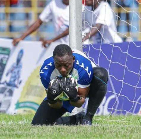 tagatojtagato's tweet photo. 🚨Kutoka kuwa na Moussa Camara, hadi Tanja Kassali kwenye nguzo za Simba SC🤦🏽‍♂️

Anazungumzwa Yusuph Kagoma kama udhaifu wa Simba wakiwa na mpira; Lakini ujue kila shambulizi dhidi ya Simba ni mashaka sana pale golini

Kassali ni udhaifu mwingine wa Simba kwenye kila mchezo https://t.co/vRrxpT0SR7