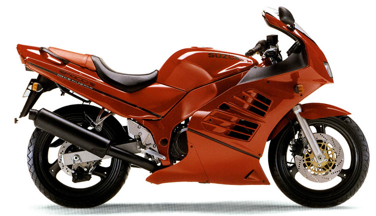 gj77bandit's tweet photo. 新型GSX250R、中国での型式が「GSX250R-F」って。
RFに乗っていた当時ライバル車のZZRには250もあるんだしスズキも・・・なんて思っていたけど現行GSX250はツアラーだし？ある意味4半世紀を経てRF復活！なのかもしれない様な気のせいな様なもっと寄せて欲しい様な・・・
＃SUZUKI　＃GSX　＃RF https://t.co/4Oea5XikJt