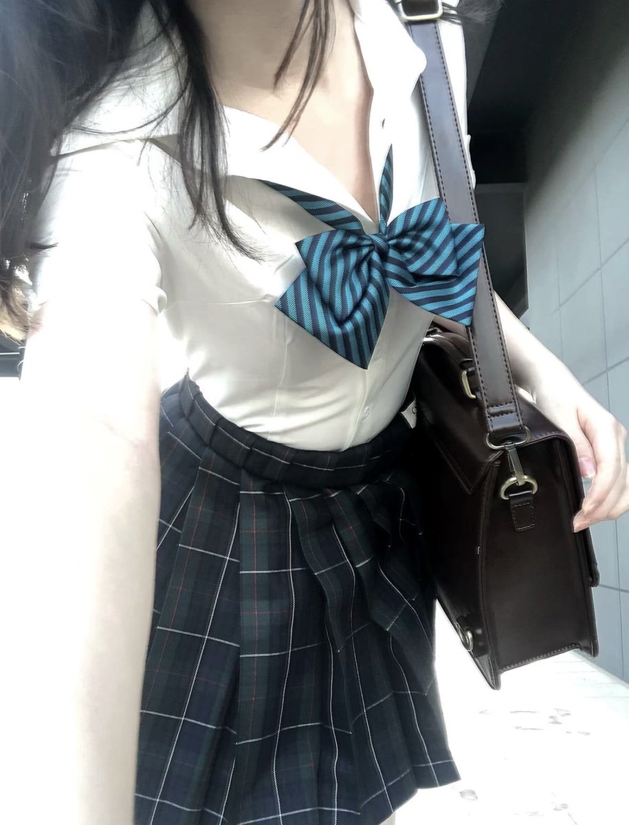 min1599429's tweet photo. 下午放学要不要一起走OuO
#les #wlw #女同性恋 https://t.co/UAtowvg2kl