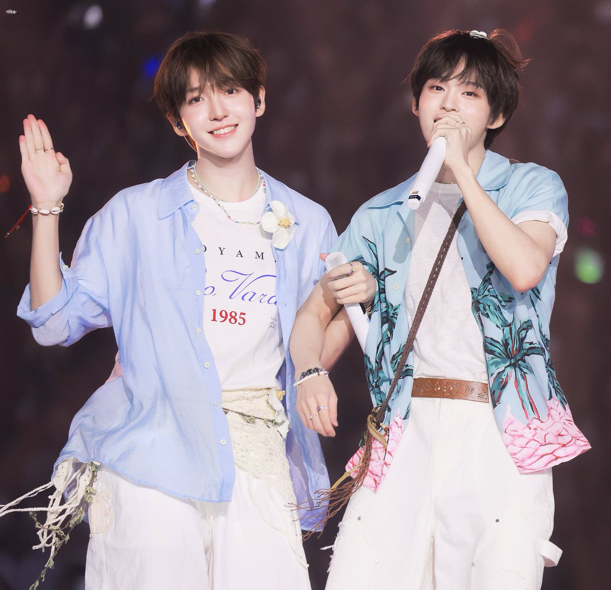 itsyoukeiju's tweet photo. 260809 SBS 가요대전 HQ
(•ω•)八(•ヮ•)
#케이주 #KEIJU #ケイジュ 
#동현 #DONGHYEON https://t.co/IJcztxCcg6