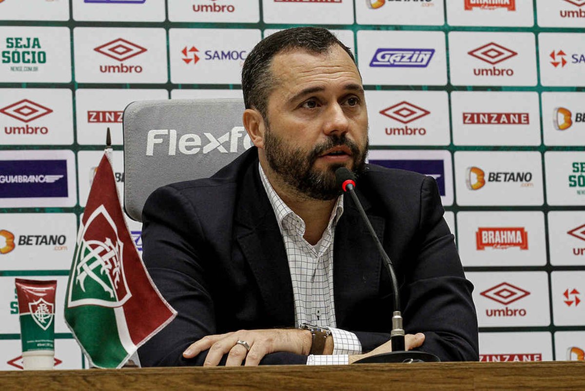 edsonFII's tweet photo. @FluminenseFC Agora só falta demitir o ser mais danoso ao clube https://t.co/7YlmmSqxxq