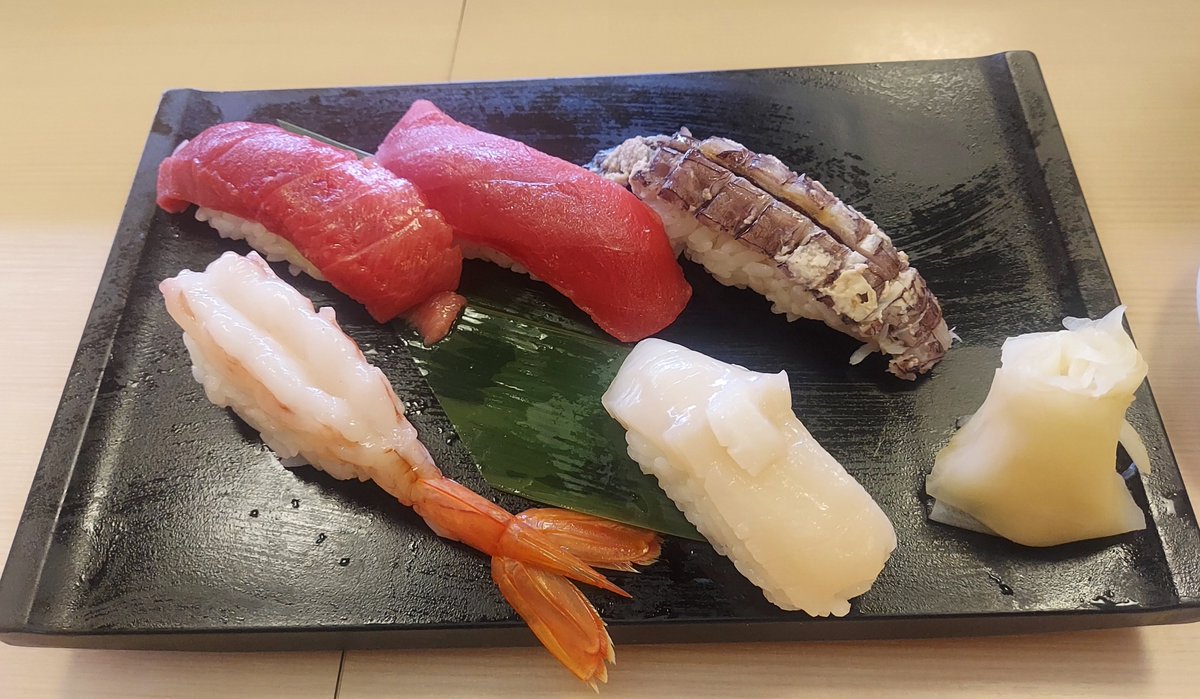 nst_2410's tweet photo. 小樽運河とご飯
すしざんまい米もネタもツヤツヤで最高に美味でした😊 https://t.co/KJQteUDfdo