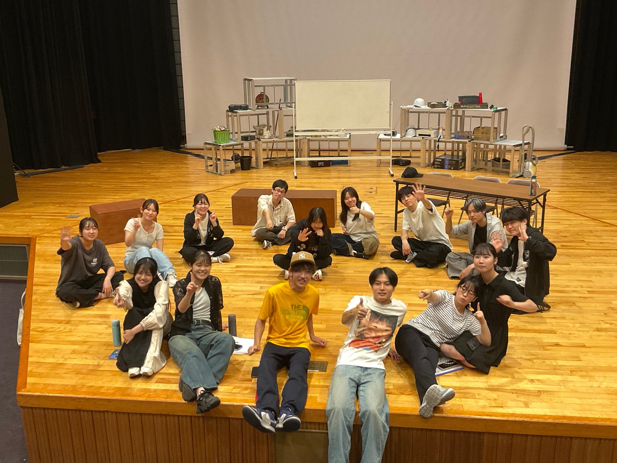 edutainmentsu's tweet photo. ついに明日がエデュテイメンツ公演第10弾「継ぐまちファクトリーZ」の本番です！明日からの3日間、大阪公立大学杉本キャンパス田中記念館ホールで上演します。どの日も午後2時開演（開場は30分前）、計3ステ、予約不要です！楽しんでいただける出来栄えになっておりますので、ぜひご来場を！🙇‍♂️(本多) https://t.co/it9G0Uyp8l