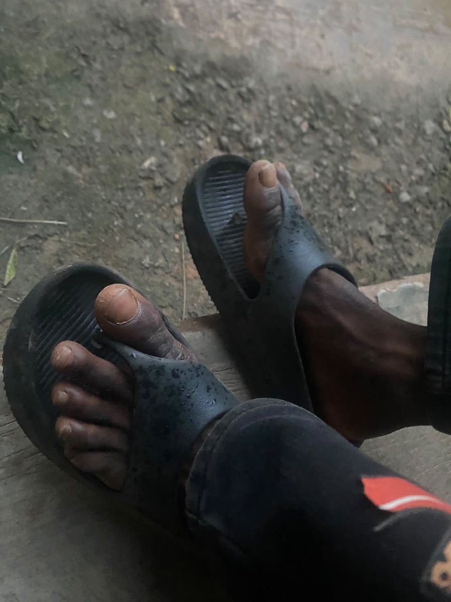 tobishim's tweet photo. I finally bought new pairs of slippers and pay some of my mum debt 

Thank you all oooo 🙂‍↕️🥰🥰🥰🎉❤️ https://t.co/QiScAtwSWT