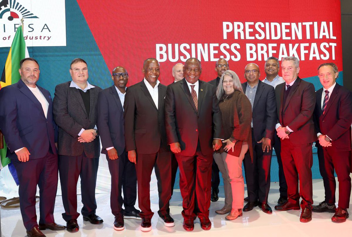 PresidencyZA's tweet photo. President @CyrilRamaphosa reaffirmed that a competitive and sustainable steel industry is a national priority, noting that steel is fundamental to infrastructure, manufacturing and the wider industrial economy.
#AWorkingNation
#InvestSA https://t.co/wxlCqCKcbY