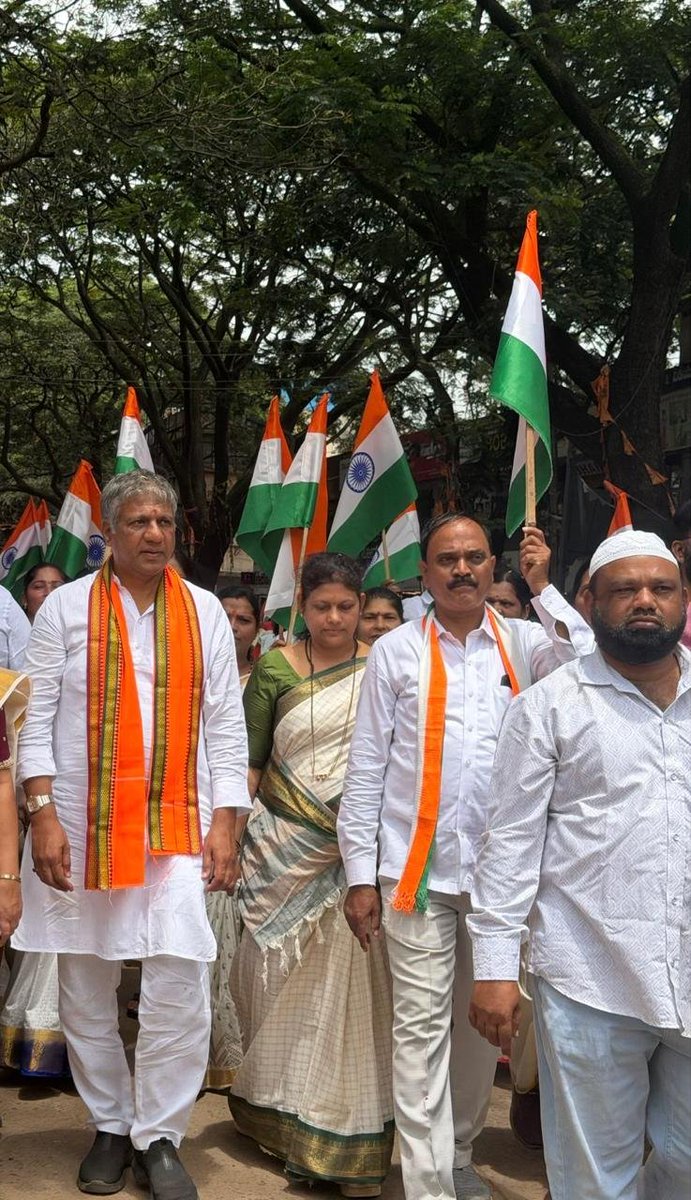 SAmarashetty's tweet photo. 🇮🇳 TIRANGA YATRA 🇮🇳

A proud Tiranga Yatra filled with patriotism, unity and love for our nation. 🇮🇳❤️
Let the Tricolour fly high with pride in every heart and every home.
Our Tiranga, Our Pride! 🇮🇳
Jai Hind! Vande Mataram! ?
#TirangaYatra #bjpkarnataka #HarGharTiranga #JaiHind https://t.co/eYUNBRLCB5