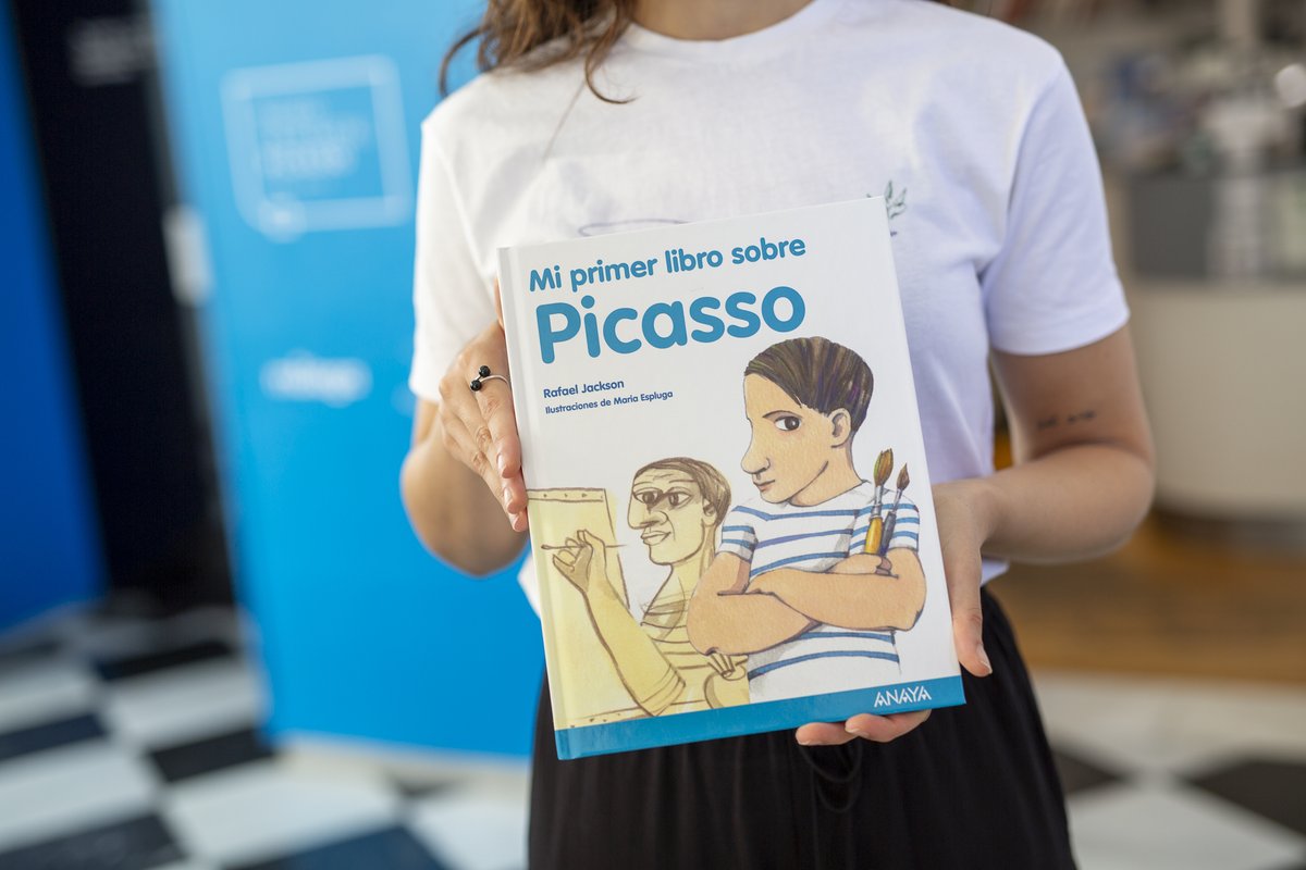 CnatalPicasso's tweet photo. ¿Quieres llevarte algo tras tu visita? En nuestra tienda encontrarás:

🔹'Mi primer libro sobre Picasso' (Anaya)
🔹'Desbloqueando a Picasso' de José S. Mateos.
🔹'¿Qué estás mirando?' de Will Gompertz.

Tres formas de seguir descubriendo a Picasso📚 https://t.co/Qzo5uamXGk