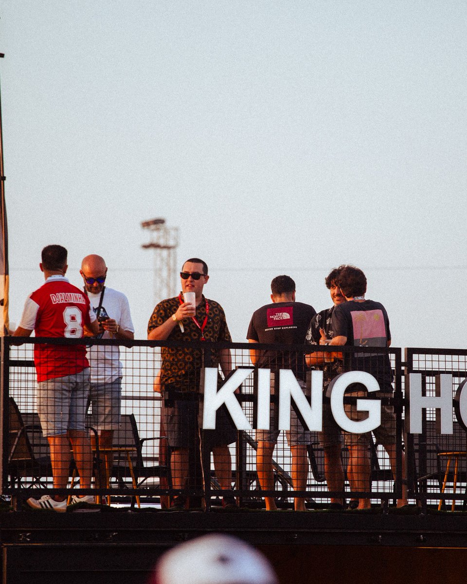 LowFestival's tweet photo. No sabemos qué es la felicidad, pero desde luego que en la 👑KING HOME de @elpozoking tristes nunca hemos estado
#LOW2026 https://t.co/PB9VyCcfFH