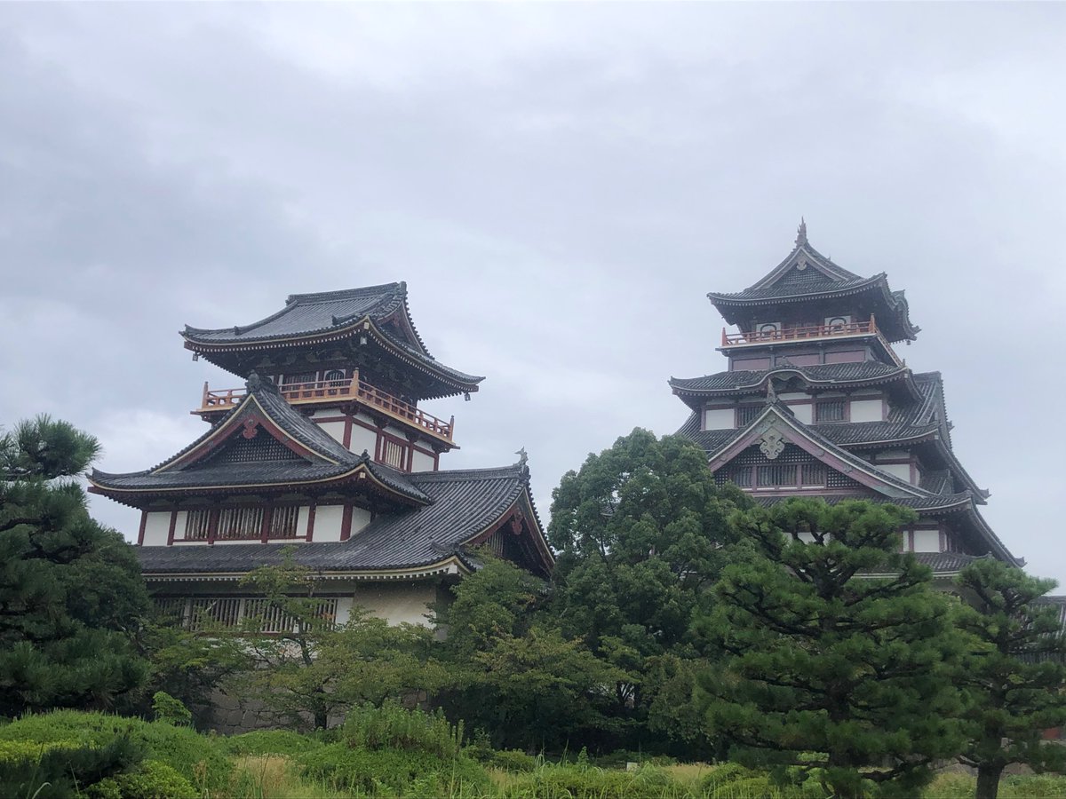 runva0429's tweet photo. 今回のるんば旅は天気が史上最悪やったわ。全然日焼けできひんし、涼しいし。東京戻ってきたらゲリラやし、傘無いし。
明日は出勤や。
#わた散歩　#ブラワタル　#るんば旅　#伏見桃山城　#伏見稲荷　#蹴上インクライン　#平安神宮　#壬生寺 https://t.co/PY16KhAMIM