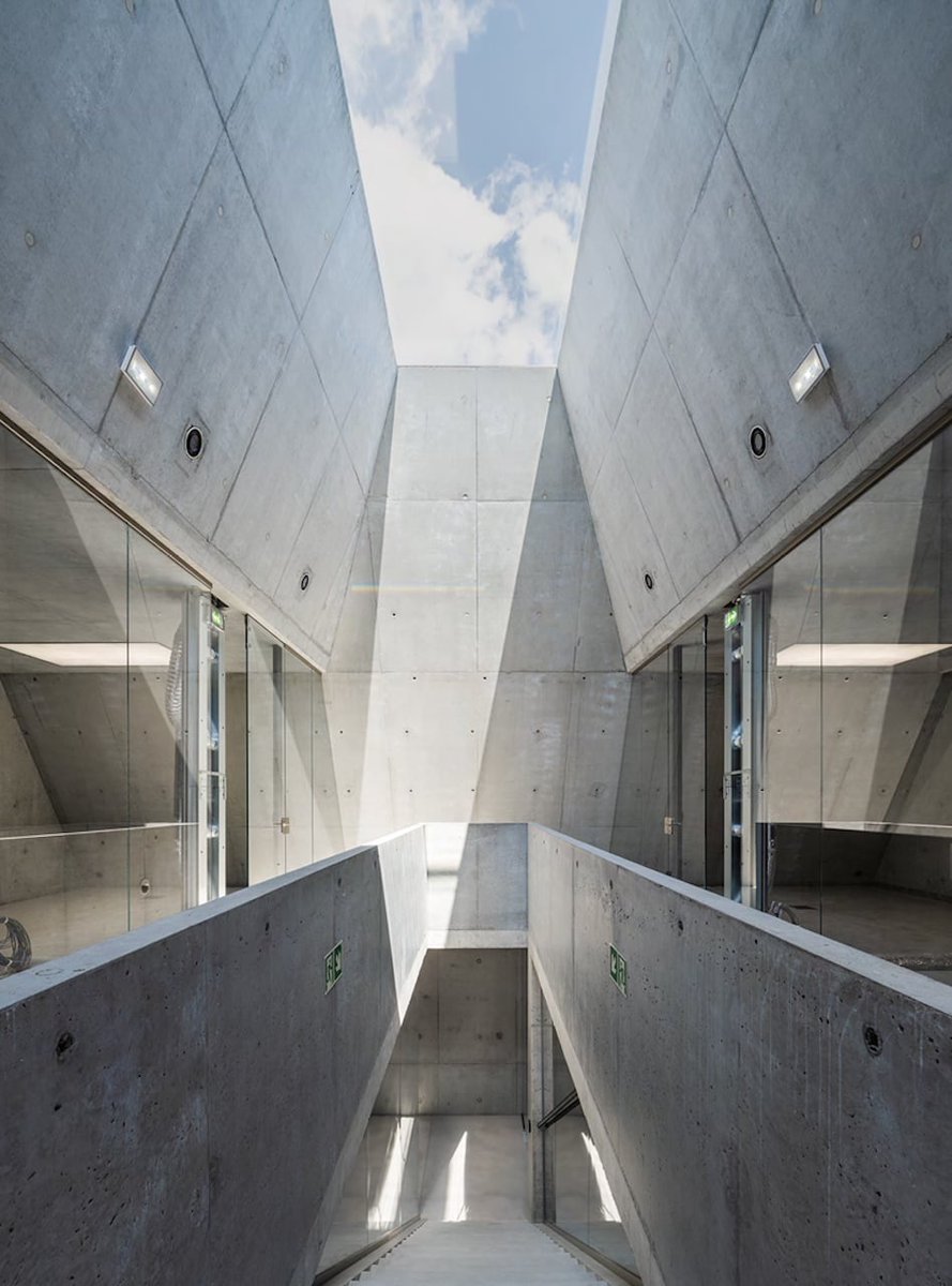 Architizer's tweet photo. #ProjectOfTheDay: Gambit Office by Robert Konieczny KWK Promes
Designed for a pipe distribution company, this office and warehouse takes the form of a stack of pipes. The arrangement of the pipes directly determines the building’s roof geometry.
📍Gliwice, Poland #ArchitizerAwards
Details: https://t.co/FNcS6Aa7mp