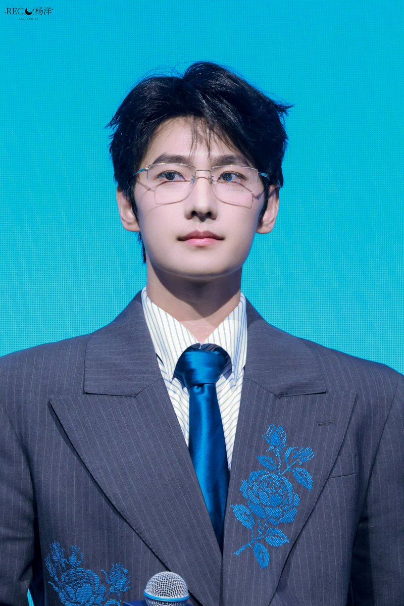 yangyang_tweets's tweet photo. 【250813】#YangYang at Guerlain L’Heure Bleue product launch event today💙

© REC | 杨洋

#杨洋 #YangYang杨洋 #หยางหยาง https://t.co/m56ysqqgZz