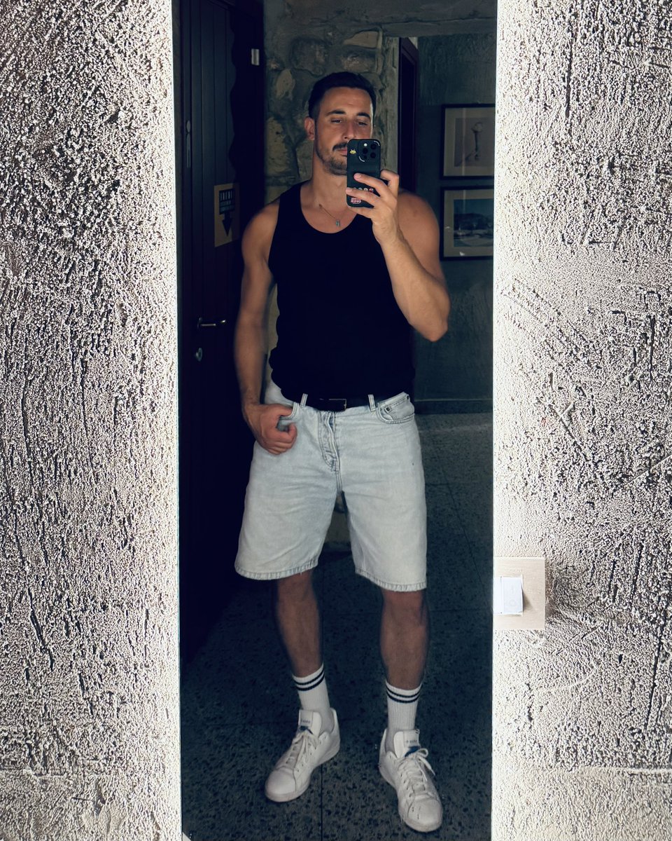 naitsircAvRc's tweet photo. 🏳️‍🌈😏 Girovagando #sardegna #summer #boy https://t.co/o6KtqWwlgP
