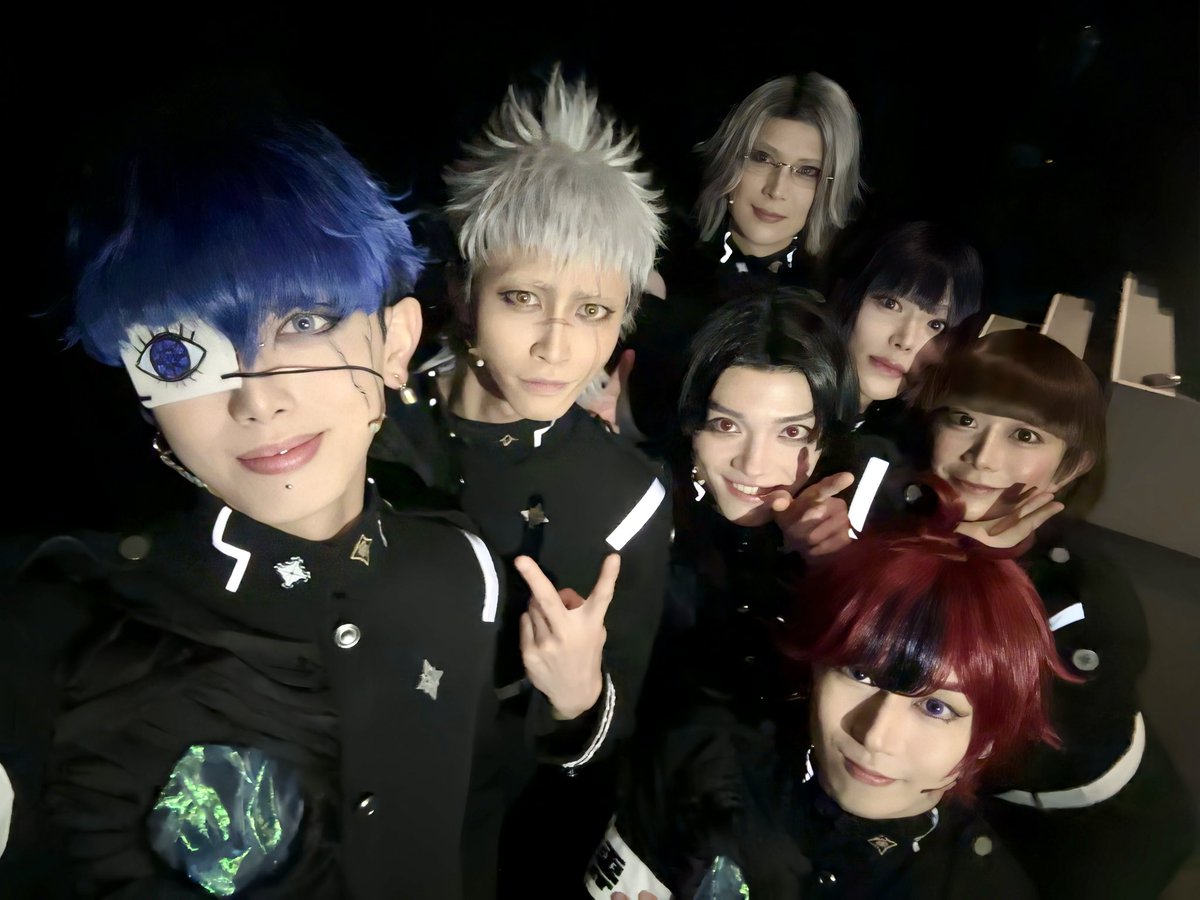 Taiga08270217's tweet photo. 舞台ハンドラ4日目ありがとうございました！

休演日を挟んで千秋楽まで駆け抜けます。
明後日からもよろしくお願いします🙇‍♂️

特防隊男子のみんなと撮ってもらったよ📸
みんなかわいいよねぇ。
#舞台ハンドラ #hundred_line #ハンドラ https://t.co/JuIu6TQXFf