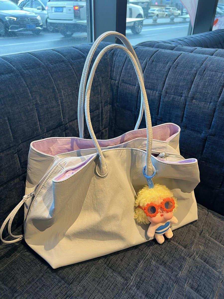 Greecfe's tweet photo. Nylon totebag
— https://t.co/ILtn1eiG8u https://t.co/CSOA0HVk7f