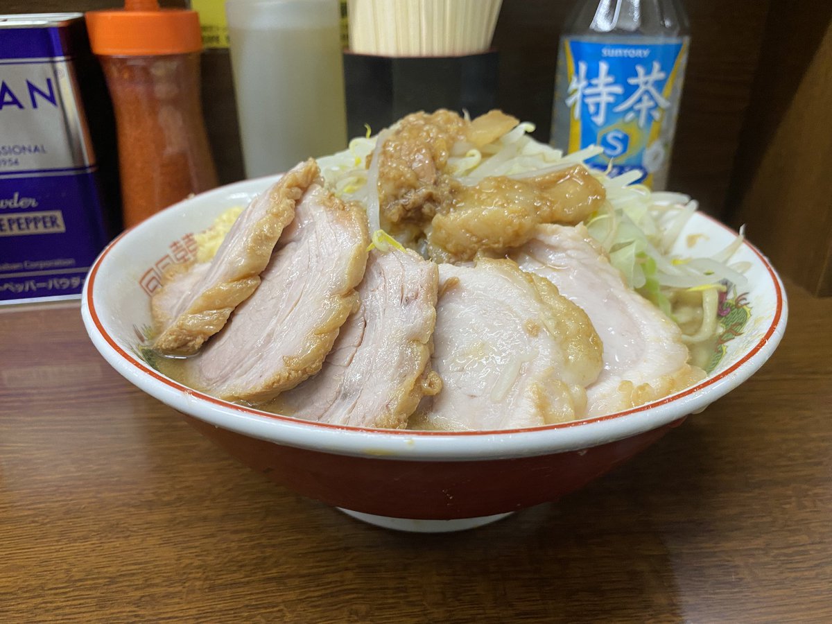IKB_CREW's tweet photo. ラーメン二郎横浜関内店
小豚
乳化二郎で1番うまい。 https://t.co/XucZhIZ21j