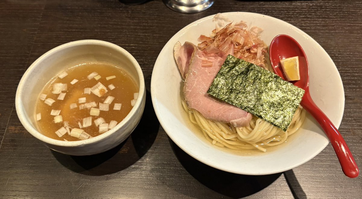 Maaa7707's tweet photo. 麵処夏海@赤羽

限定
鰹煮干昆布水つけめん　塩

豪雨☔️の合間に赤羽へ✨
〆のスープ割りまで美味しくいただきました😋
今日もごちそうさまでした🙇‍♂️

#麵処夏海  #赤羽 https://t.co/LhNIW6odDn