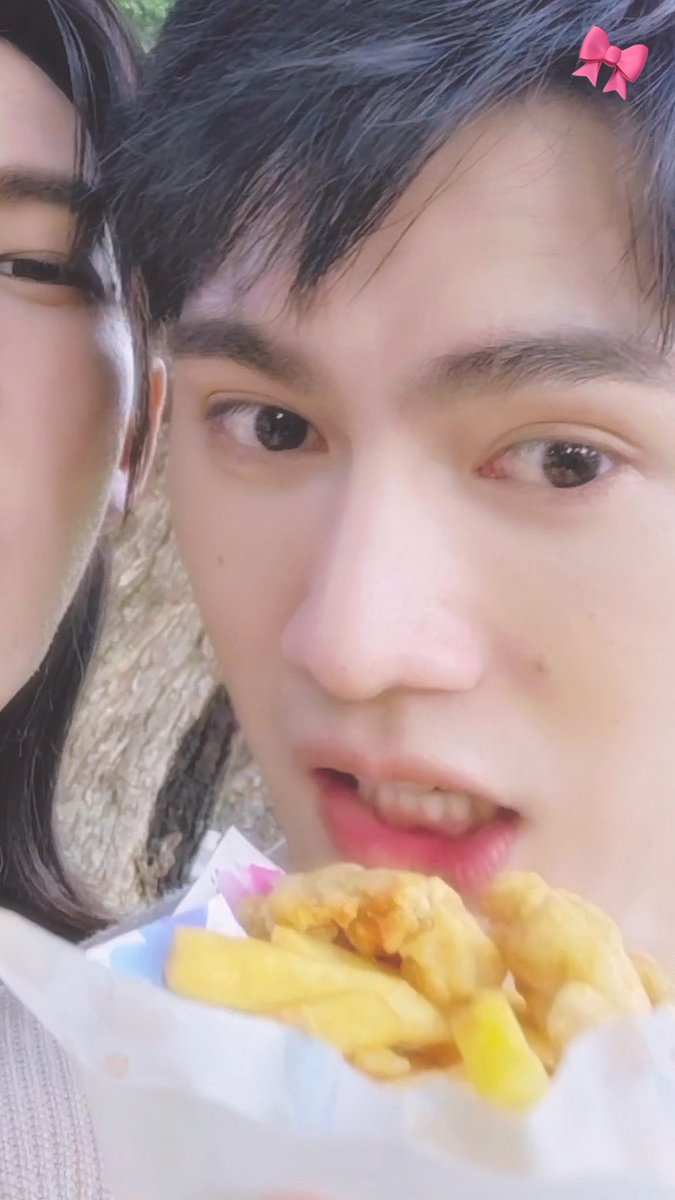 shrimpppp_p's tweet photo. น้องเพว 2.9 ขวบ อยู่กับของกินแล้วแป๋วม้าดดด 🥺💖✨🐱 https://t.co/QXmrjVbeIy